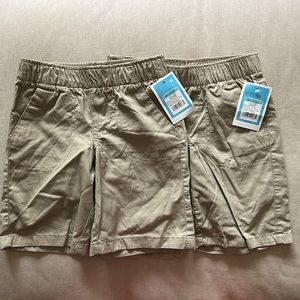 Circo 5T Pull on shorts 2 pairs